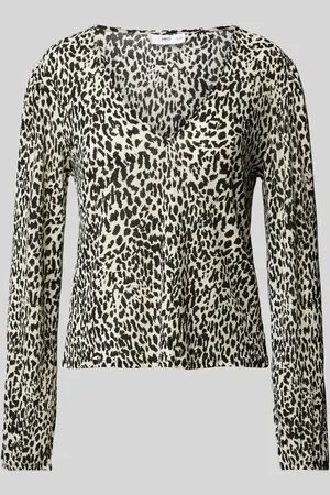 MANGO Regular Fit Bluse in Crinkle-Optik Modell 