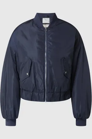 Neo Noir Bomber mit überschnittenen Schultern Modell 