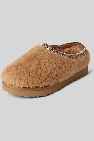 UGG Slides mit Label-Detail Modell 