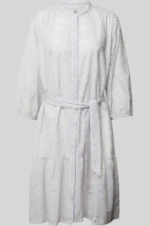 0039 Italy Knielanges Kleid mit Stehkragen Modell 