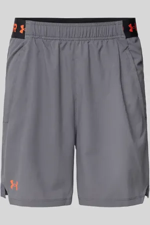 Under Armour Regular Fit Shorts mit Seitenschlitzen Modell 