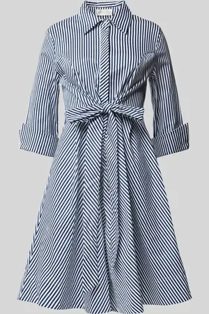 Apricot Knielanges Kleid mit Bindegürtel in , Größe L