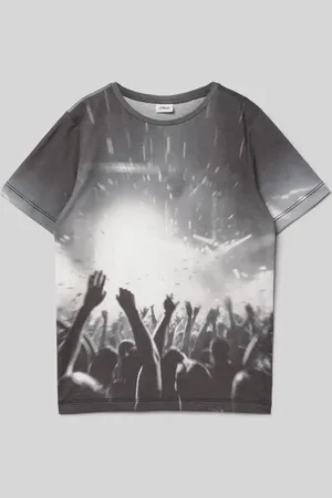 QS by s.Oliver Regular Fit T-Shirt mit Baumwoll-Anteil mit Allover-Foto-Print in , Größe 134
