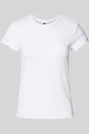 Pieces® Slim Fit T-Shirt in Rippoptik Modell 