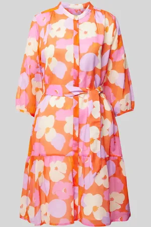 0039 Italy Knielanges Kleid mit verdeckter Knopfleiste Modell 