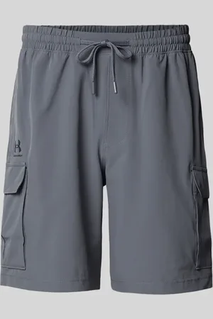 Under Armour Regular Fit Shorts mit elastischem Bund in , Größe L