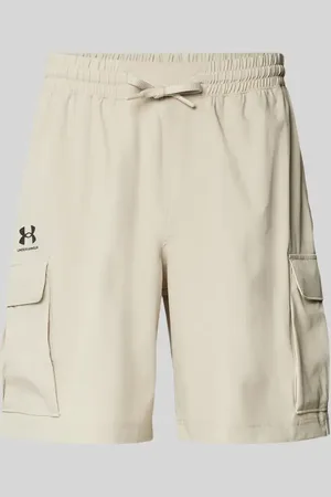 Under Armour Regular Fit Shorts mit elastischem Bund in , Größe L