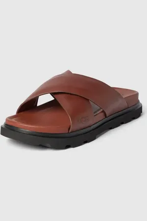 UGG Slides mit breiten Riemen Modell 