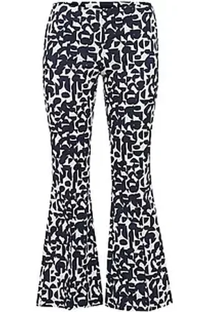 Emilia Lay Hose