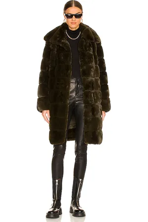 Adrienne Landau MANTEL in . Size M.