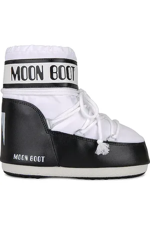 Moon Boot BOOT ICON LOW NYLON in Black,White. Size 39-41.