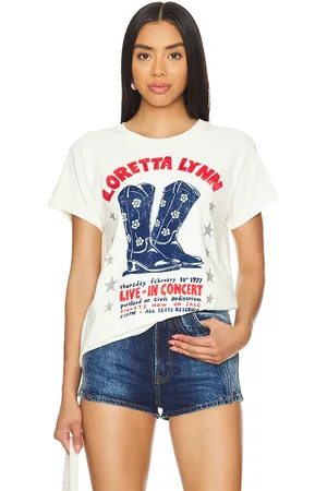 DAYDREAMER T-SHIRT IN CONCERT TOUR LORETTA LYNN in . Size L, S, XL, XS.