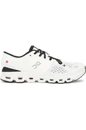 On Running SNEAKERS CLOUD X in . Size 7.
