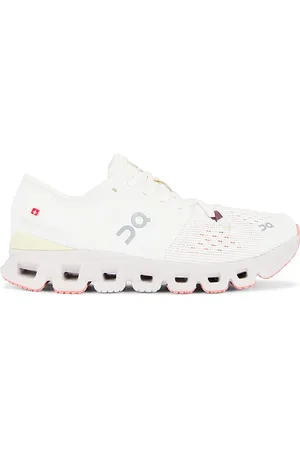 On Running SNEAKERS CLOUD X 4 in . Size 5.