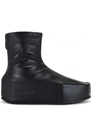 Y-3 BOOTS Y-3 in . Size 8.