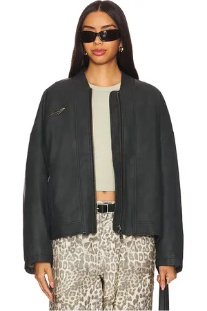 Free People BOMBERJACKE AUS LEDERIMITAT VINNY in . Size M, XL.