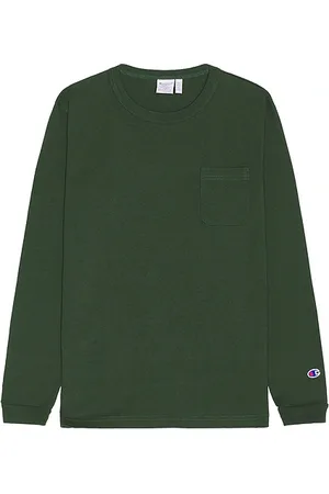 Champion LANGARMSHIRT MIT TASCHE USA in . Size M, S, XL/1X.