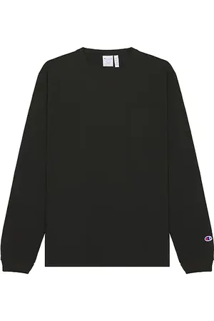 Champion LANGARMSHIRT MIT TASCHE USA in . Size M, XL/1X.