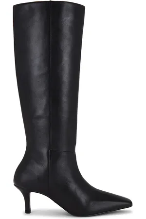 Raye BOOTS SHANI in . Size 5.5, 6, 8.5.