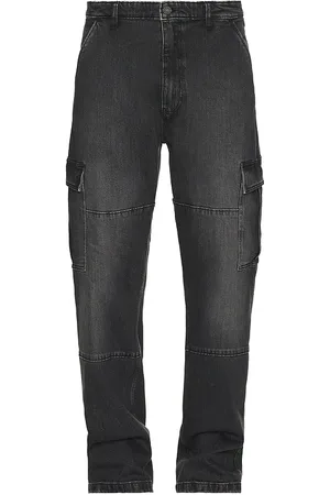 Guess JEANS in . Size 30, 31, 32, 33, 34.