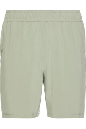 Beyond Yoga SHORTS in . Size M, XL/1X.