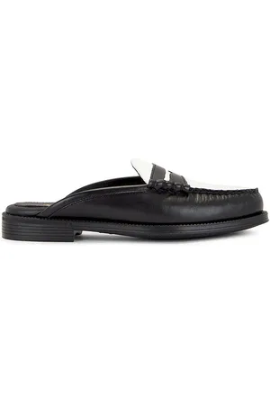 G.H. Bass SCHUHE in . Size 11, 12, 8.