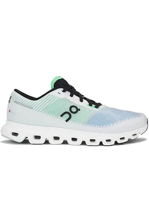 On Running SNEAKERS CLOUD 6 in . Size 10.5, 11, 11.5, 12, 12.5, 13, 7, 7.5, 8, 8.5, 9, 9.5.