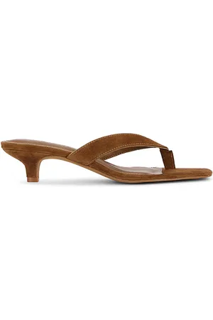 Steve Madden SANDALE TRACIE in . Size 6.5, 7, 7.5, 8, 8.5, 9.5.
