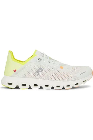 On Running SNEAKERS CLOUD 6 in . Size 10.5, 11, 11.5, 12, 7.5, 8, 8.5, 9, 9.5.