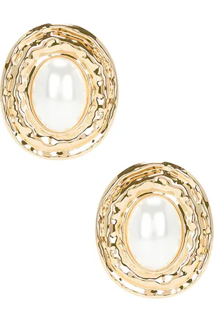8 Other Reasons Stud Earrings in .