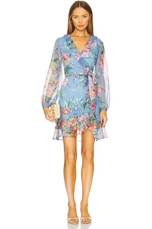 Bardot KLEID MIT VOLANT TRIPLE in . Size 2, 4, 6, 8.