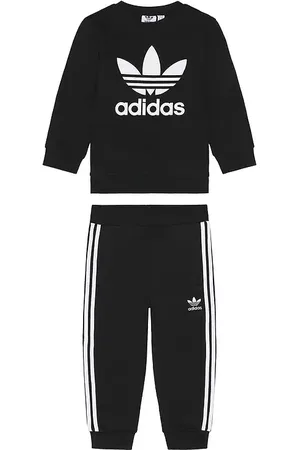 adidas SET CREW in . Size 2T, 3T.