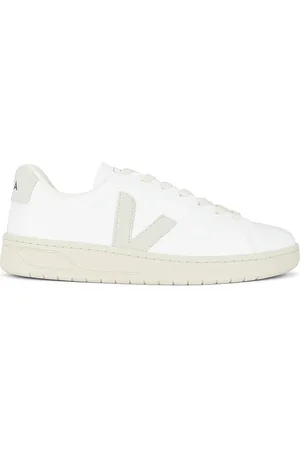 Veja SNEAKERS URCA in . Size 41, 42, 43, 44, 45.