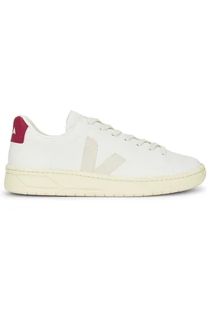 Veja SNEAKERS CLASSICS in . Size 41, 42, 43, 44, 45.