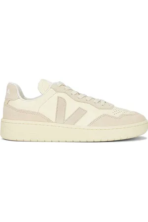Veja SNEAKERS CLASSICS in . Size 41, 42, 43, 44, 45.