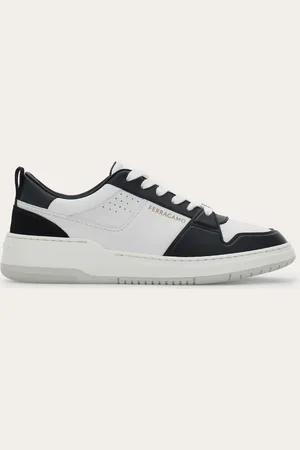 Salvatore Ferragamo Der neue, in der Linie den Skater-Modellen nachempfundene Low-Top-Sneaker kommt mit Obermaterial aus Kalbsleder, mit Kontrastdetails aus Veloursleder