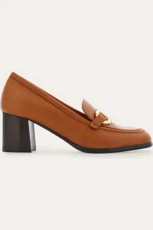 Salvatore Ferragamo Feminine, großstädtische Evolution des im britischen Stil inspirierten Loafers