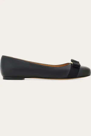 Salvatore Ferragamo Der Varina Ballerina ist die Quintessenz des -Stils er interpretiert in einer schlichten Linie Eleganz mit unvergänglichem Flair