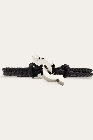 Salvatore Ferragamo Das neue Doppelarmband ist aus Kalbslederstreifen in Flechtverarbeitung gefertigt