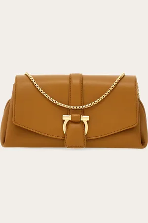 Salvatore Ferragamo Die kompakte und elegante neue Schultertasche ist aus Kalbsleder mit weichem Griff und Halbglanz-Finish gefertigt
