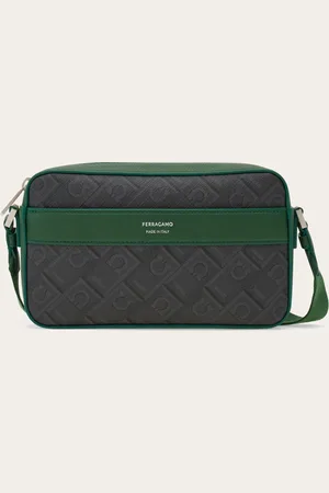 Salvatore Ferragamo Kompakte, vielseitige Umhängetasche für die Stadt aus Funktionsgewebe, das vollständig mit dem Monogram-Muster überzogen ist