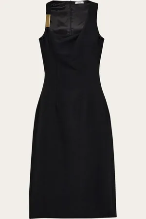 Salvatore Ferragamo Ein faszinierendes Spiel der Kontraste prägt dieses Kleid aus einer Mischung aus Viskose und reiner Wolle, das durch ein goldenes Element auf dem Schulterträger veredelt wird
