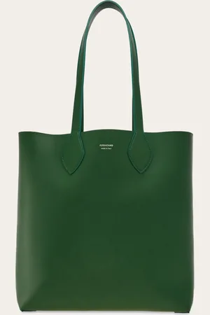 Salvatore Ferragamo Das coolste Accessoire der Saison ist diese aus gehämmertem Kalbsleder gefertigte Tragetasche mit schlichter Linie