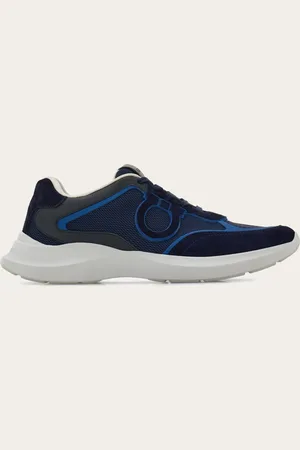 Salvatore Ferragamo Sneaker mit Großstadt-Flair mit Obermaterial aus Materialmix aus Funktions-Mesh, Veloursleder und Glattleder für die Einsätze, was einen 3D-Effekt erzeugt