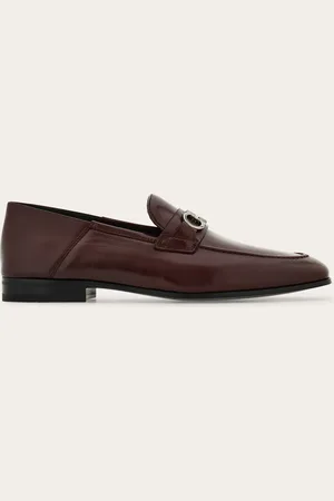 Salvatore Ferragamo Dieser Loafer mit herabsetzbarem Absatz wird als Neuheit aus weichem Lammleder angeboten