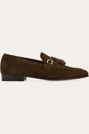 Salvatore Ferragamo Neuer Loafer mit formeller Note mit Obermaterial aus geschmeidigem Veloursleder und mandelförmiger Linie auf der Kappe