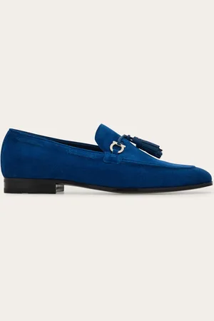 Salvatore Ferragamo Neuer Loafer mit formeller Note mit Obermaterial aus geschmeidigem Veloursleder und mandelförmiger Linie auf der Kappe