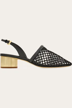 Salvatore Ferragamo Die Formen dieses Slingback sind vom Modell Cistia inspiriert, das Salvatore 1952 entworfen hat