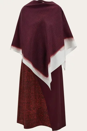 Salvatore Ferragamo Dieses Kleid aus reinem Seidentwill steht für eine eklektische und zeitgemäße Neuinterpretation des Allrounders der weiblichen Garderobe