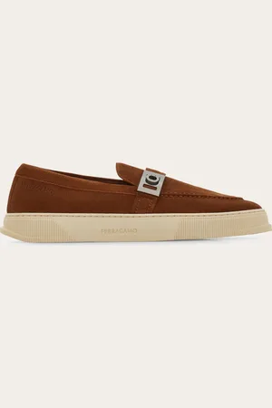 Salvatore Ferragamo Hybrid-Sneaker mit Linien, die von den Mokassins inspiriert sind, gefertigt aus weichem Veloursleder